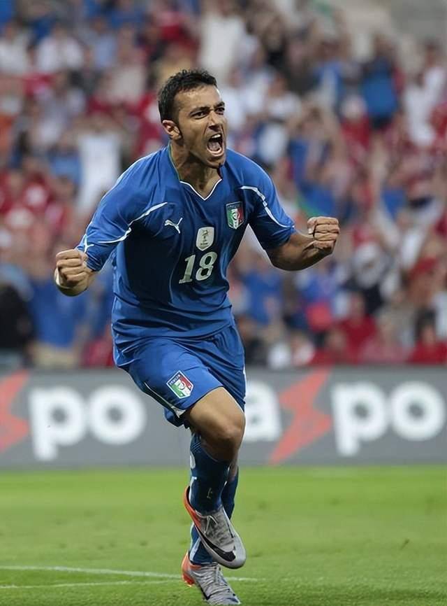 开元棋牌app-传奇球星宣布退役，铁杆粉丝感慨不已(伊布宣布退役意甲)