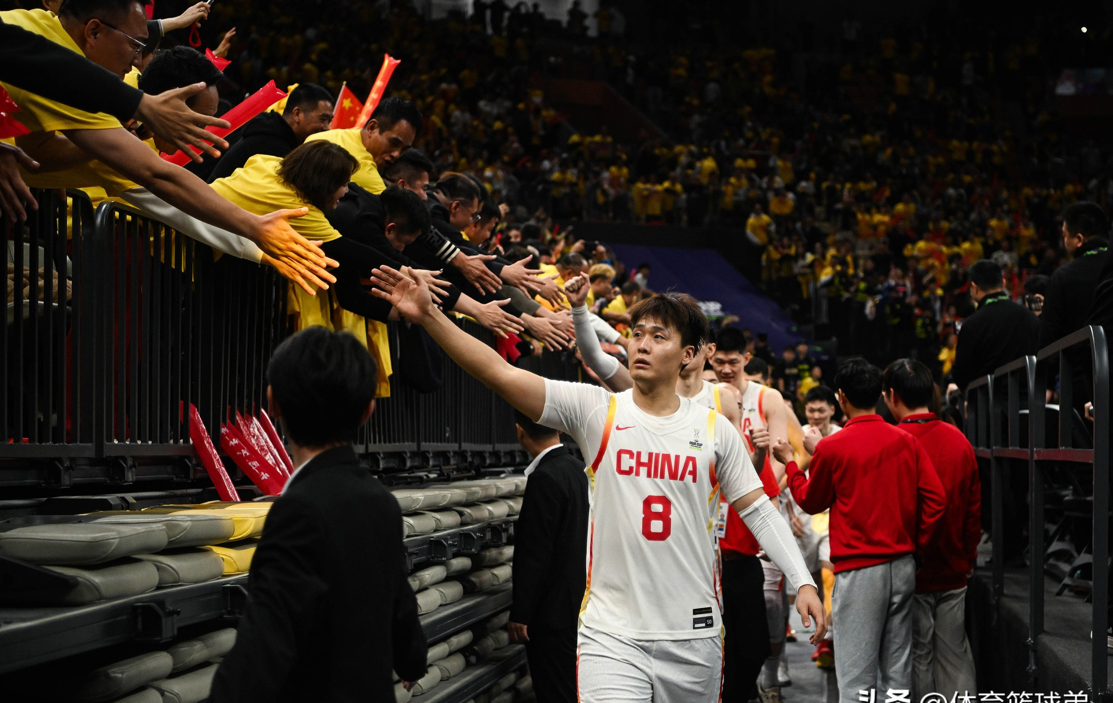 开元棋牌网址-首发球员集体爆发,连胜势头不可阻挡的简单介绍