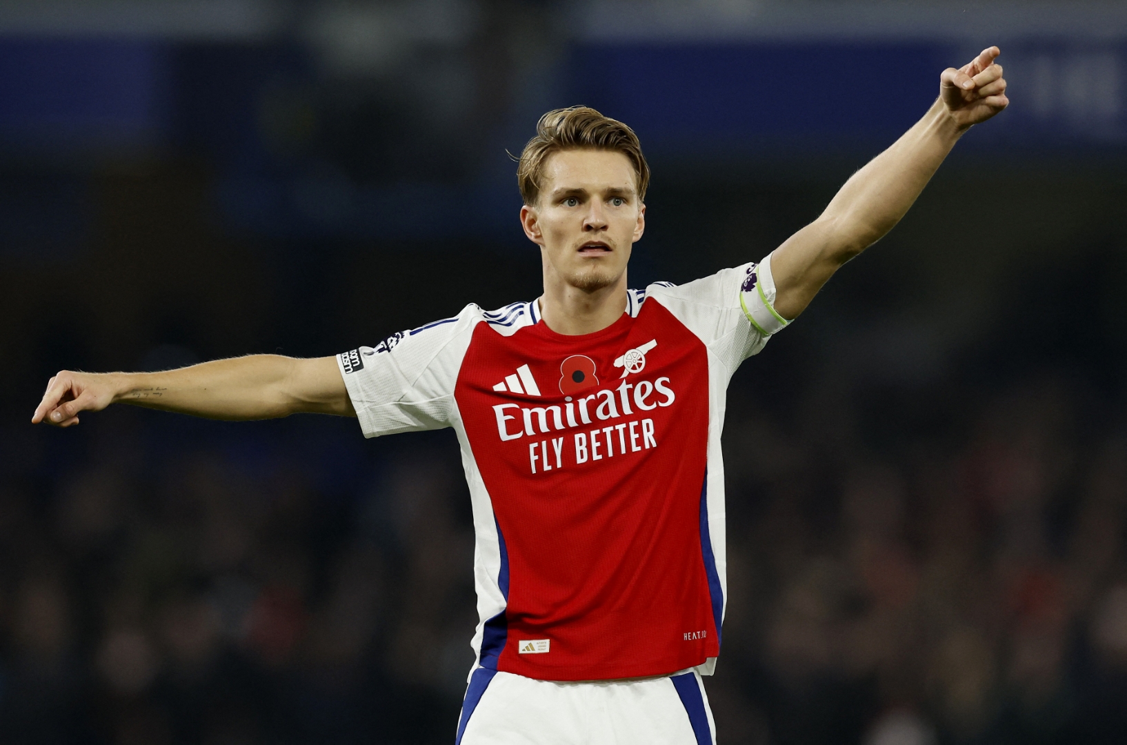 阿森纳新援再造一箭射穿埃弗顿(啊森纳对埃弗顿)